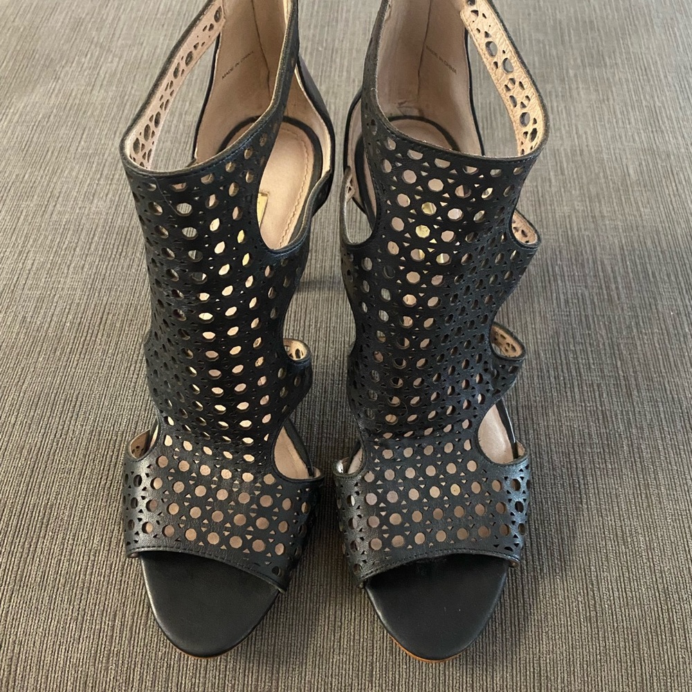 Louise et Cie black leather high heels